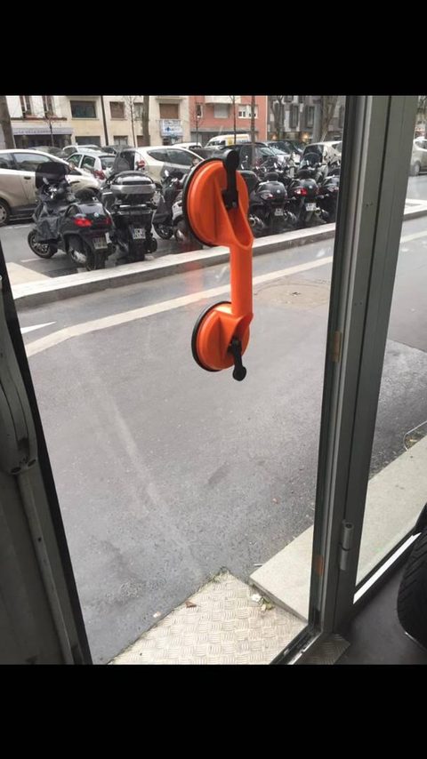 Remplacement vitrage d'une vitrine à Paris 15e